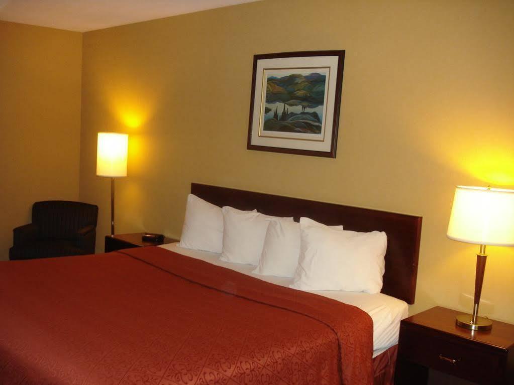 Quality Inn & Conference Centre Parry Sound Exteriör bild
