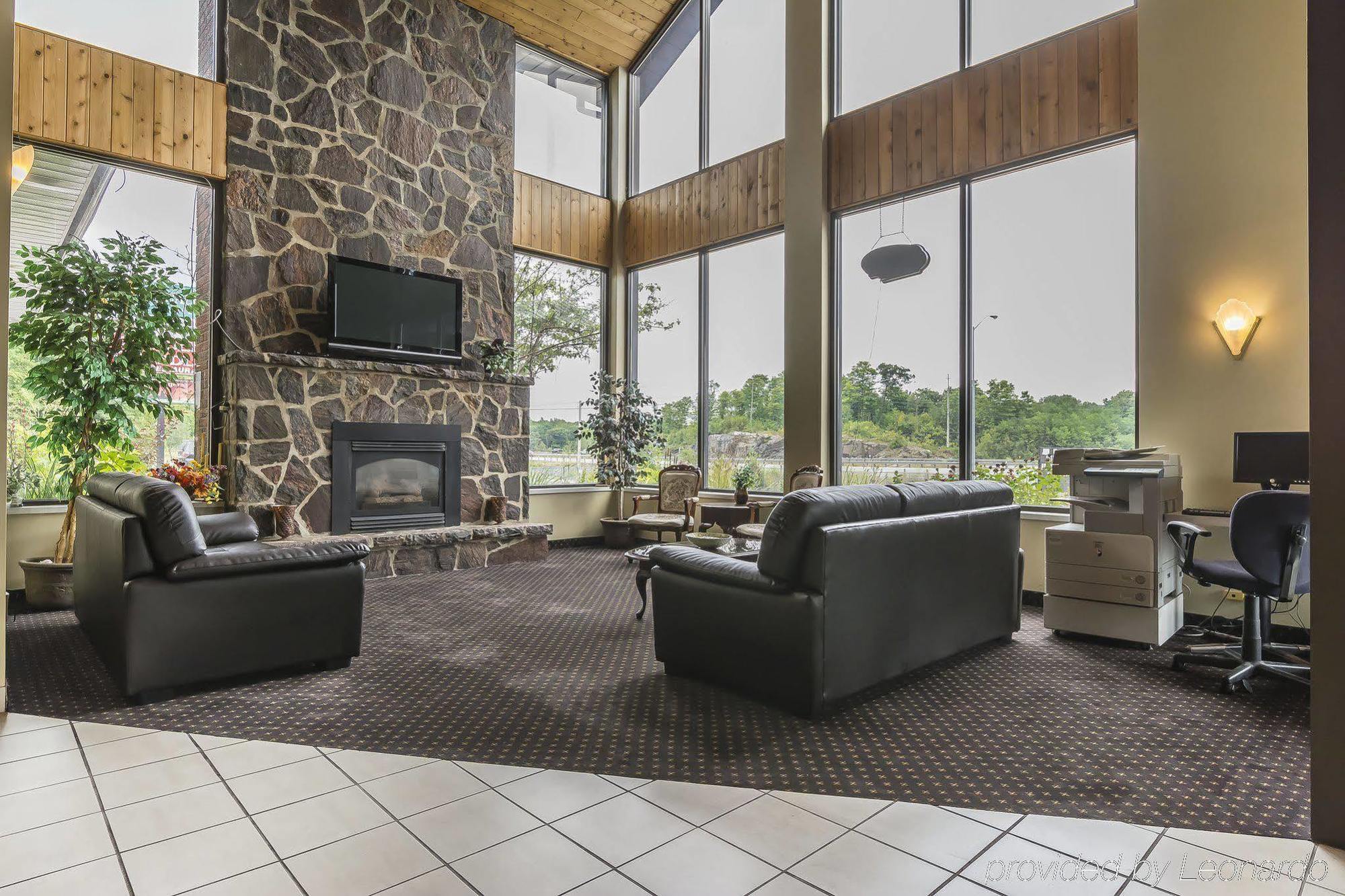 Quality Inn & Conference Centre Parry Sound Exteriör bild