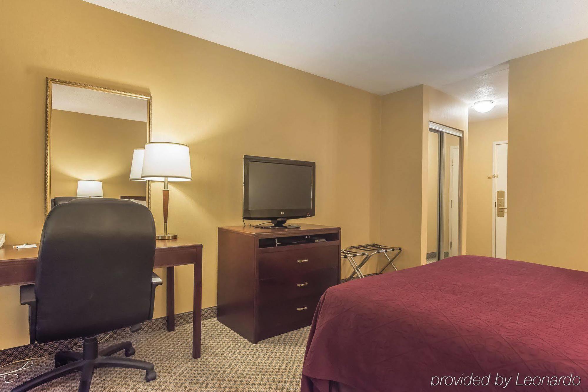 Quality Inn & Conference Centre Parry Sound Exteriör bild