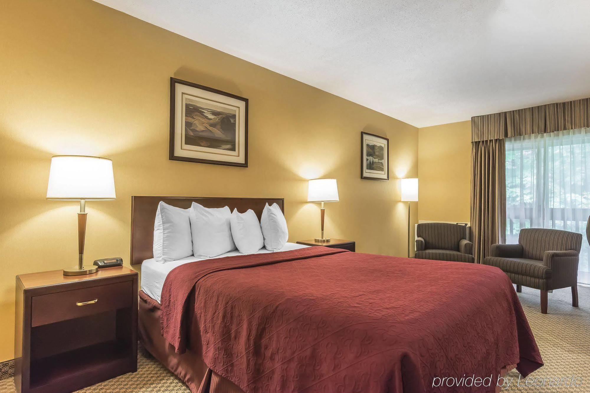 Quality Inn & Conference Centre Parry Sound Exteriör bild